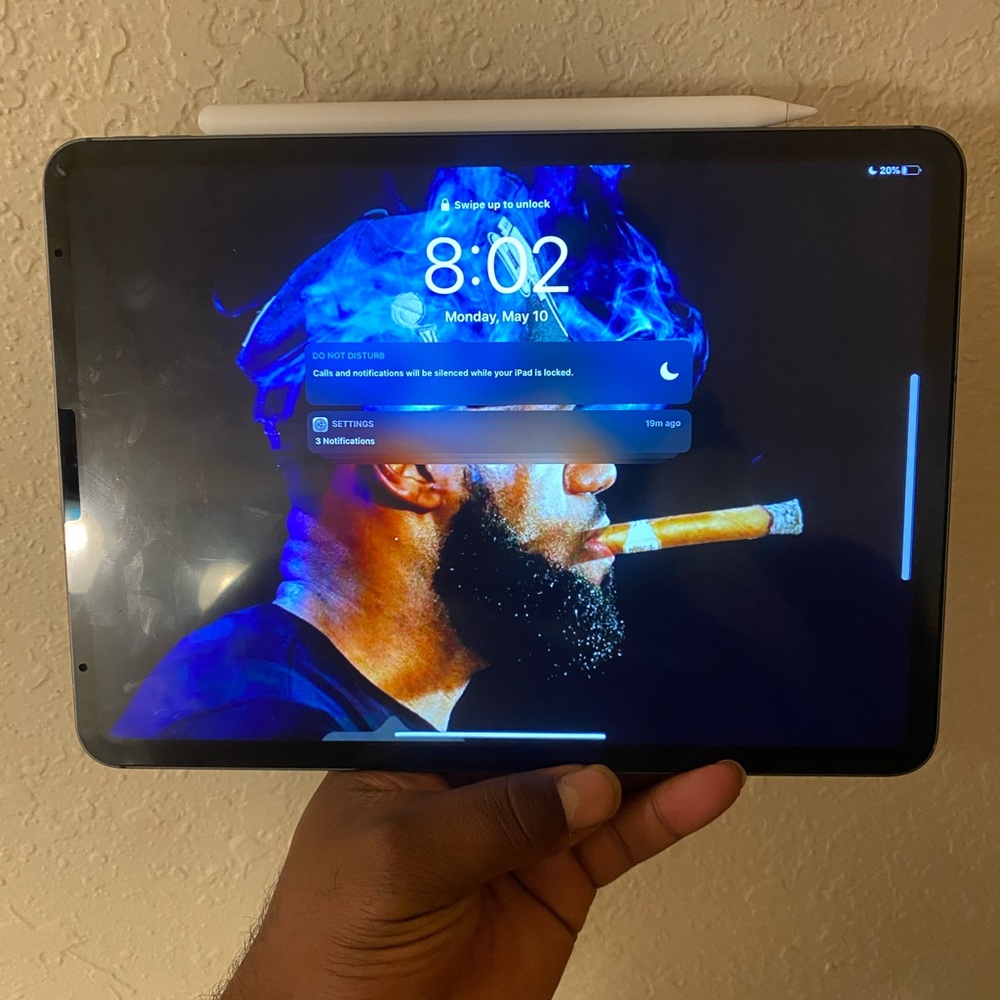 iPad 11.5in w/ Apple Pencil 2nd Gen